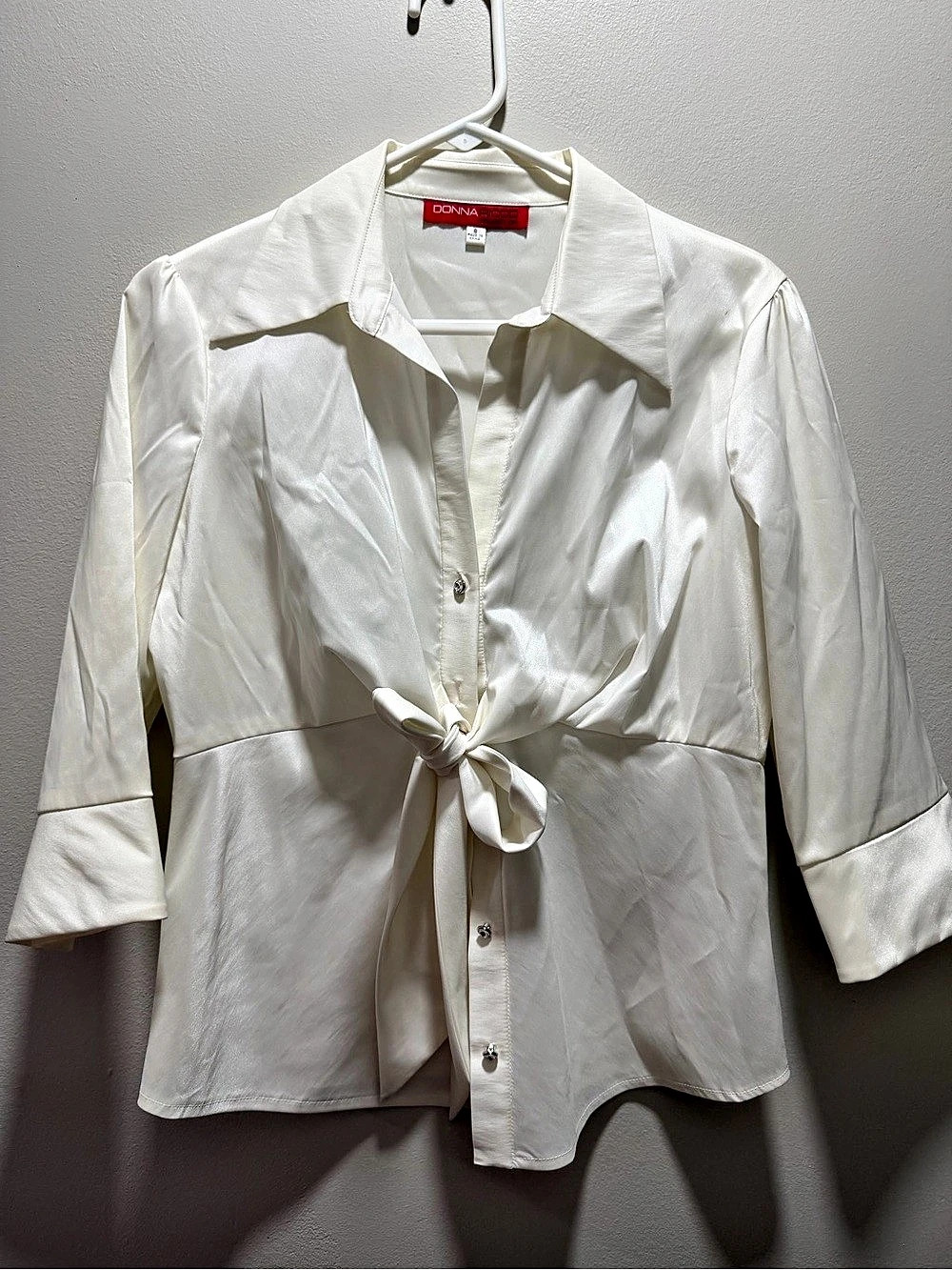 Donna Ricco White Tie Front Button Down Size 8 Like New